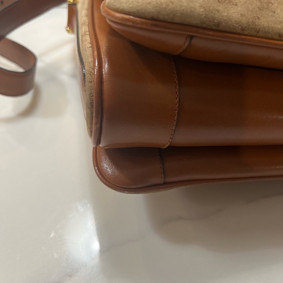 RARE Authentic vintage Celine Triomphe crossbody in suede and leather. EUC. - Picture 13 of 16